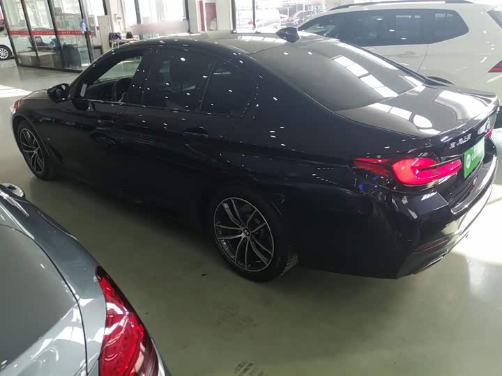 Фото 5 - BMW 5 Series