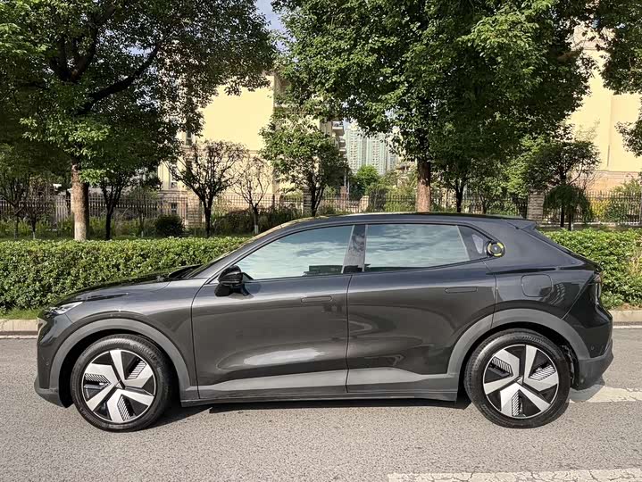 Фото 10 - Changan Deepal S05