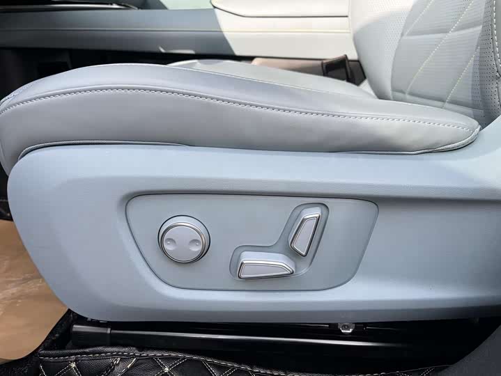 Фото 14 - Changan Deepal S05