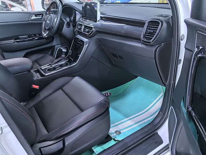 Фото 12 - Kia KX5