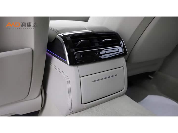 Фото 9 - Audi A8