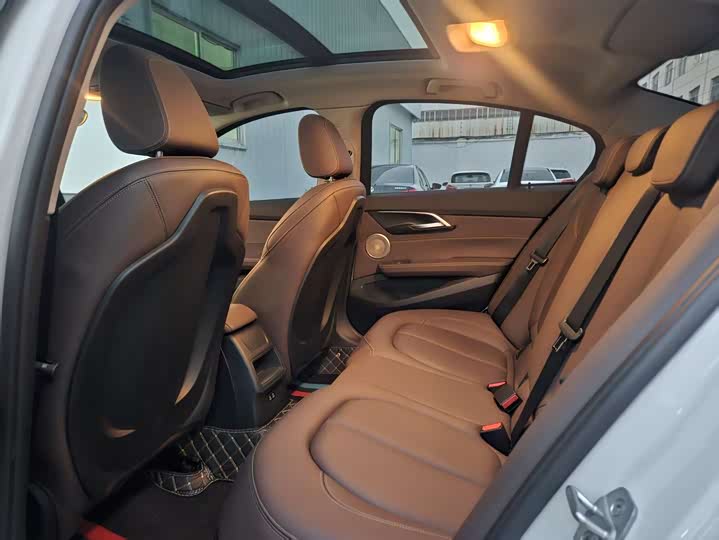 Фото 11 - BMW 1 Series