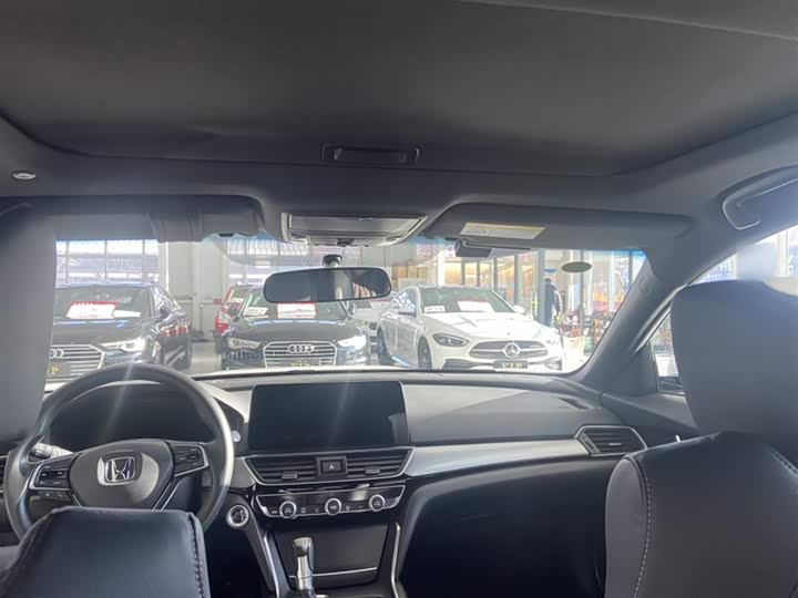 Фото 12 - Honda Inspire