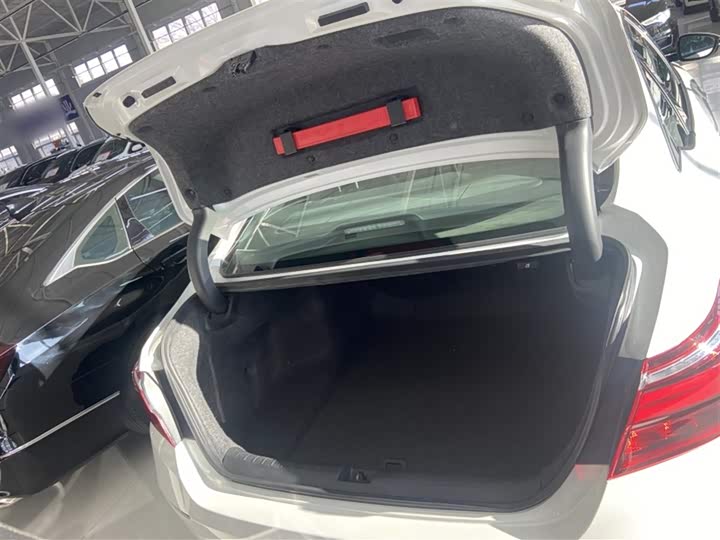 Фото 13 - Honda Inspire