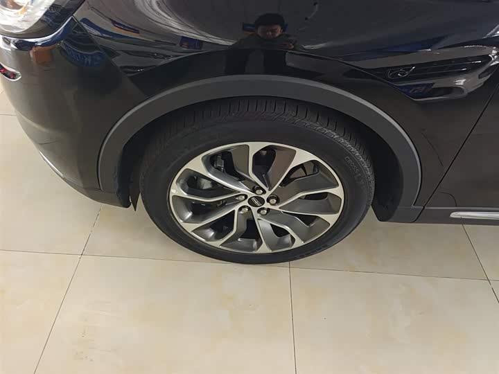 Фото 23 - Lincoln Nautilus