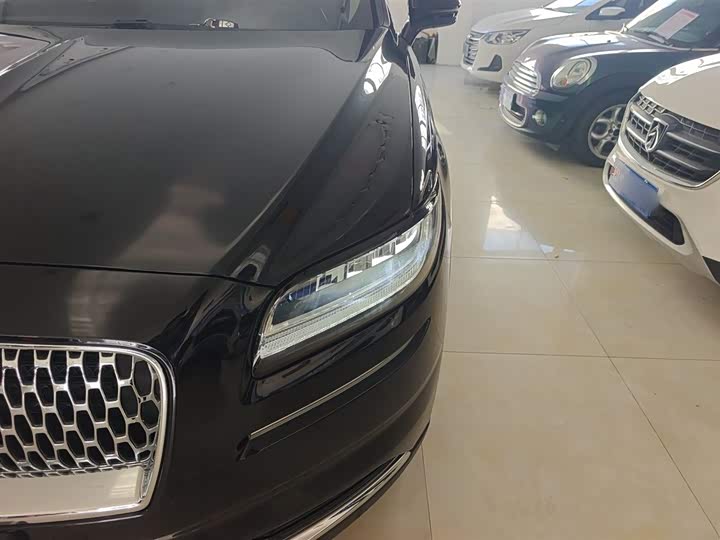 Фото 24 - Lincoln Nautilus