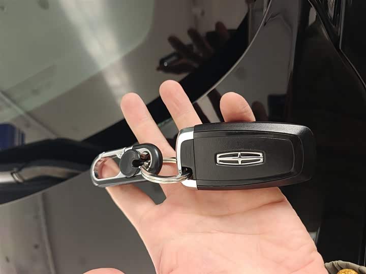 Фото 9 - Lincoln Nautilus