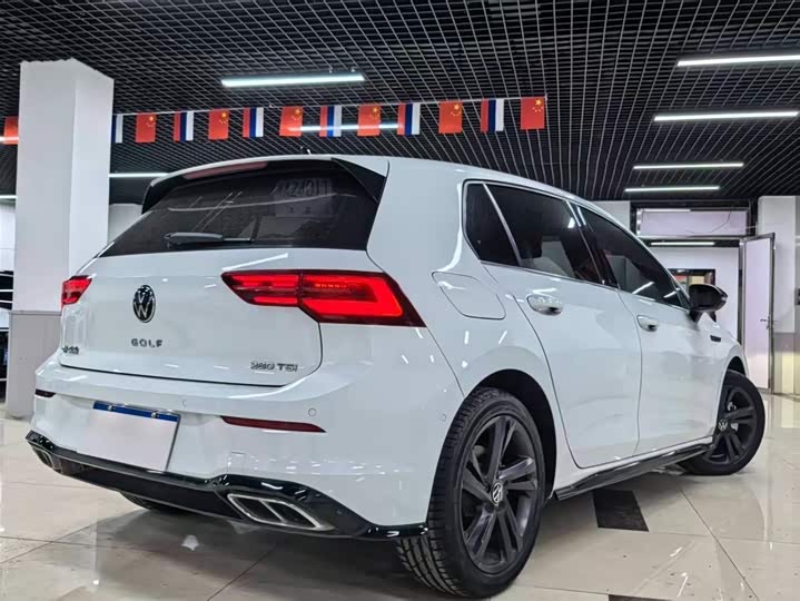 Фото 4 - Volkswagen Golf