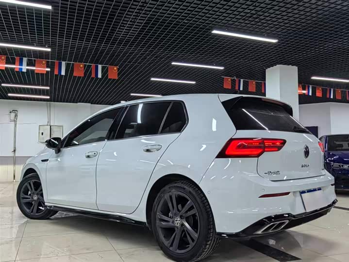 Фото 6 - Volkswagen Golf