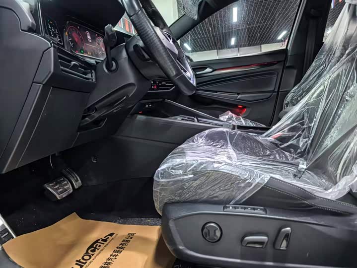 Фото 7 - Volkswagen Golf