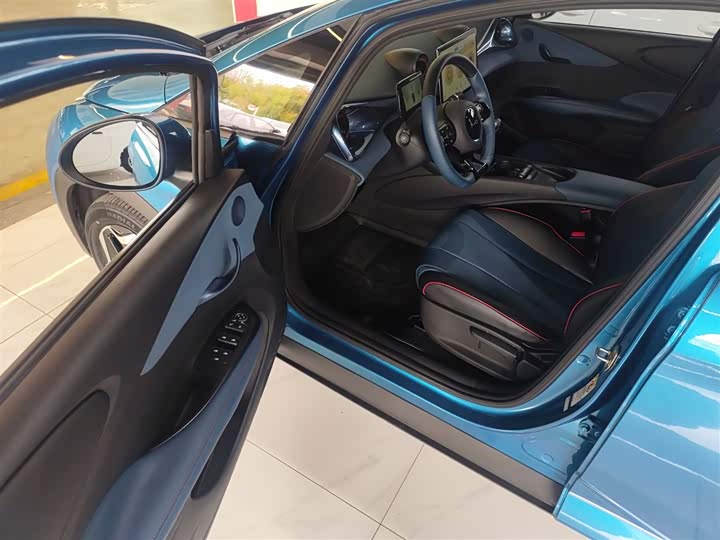 Фото 16 - BYD Dolphin