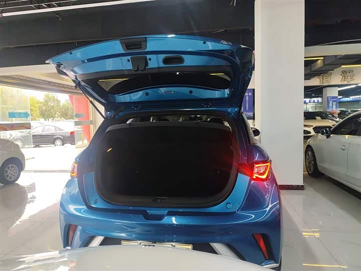 Фото 19 - BYD Dolphin