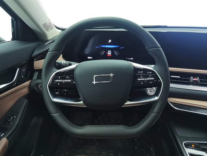 Фото 15 - Bestune B70