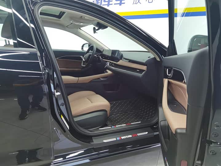 Фото 8 - Bestune B70