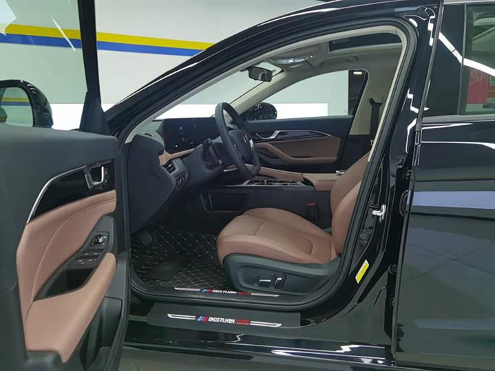 Фото 9 - Bestune B70