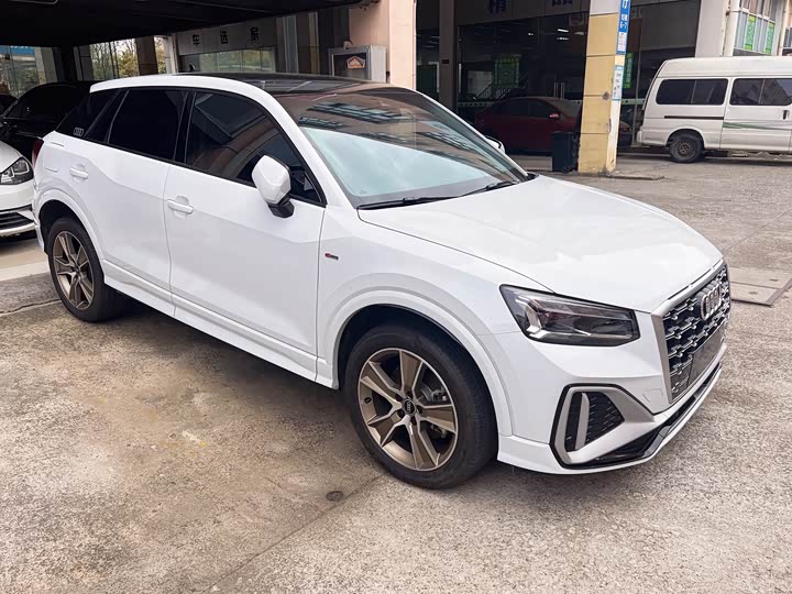 Фото 3 - Audi Q2L