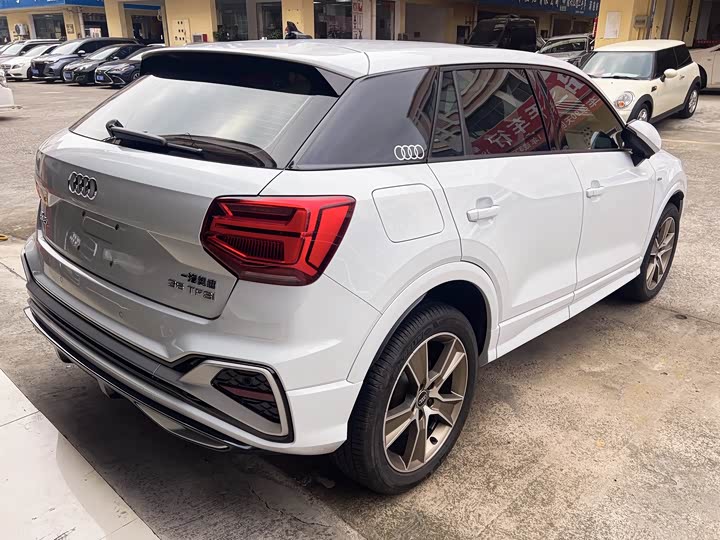 Фото 4 - Audi Q2L