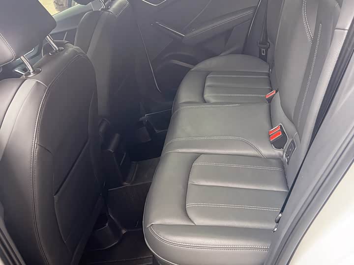 Фото 6 - Audi Q2L