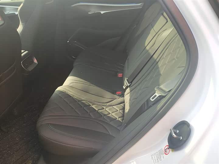 Фото 17 - BYD Sea Lion 07 EV