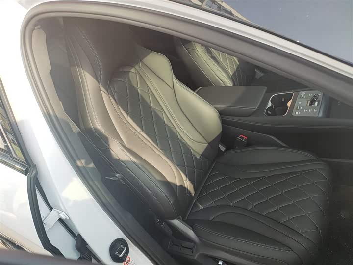 Фото 24 - BYD Sea Lion 07 EV