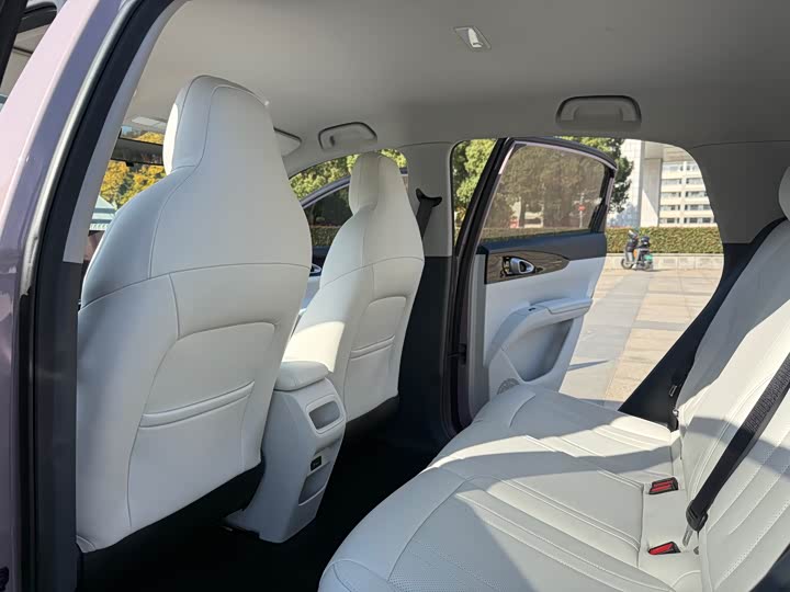 Фото 10 - Geely Galaxy Geome