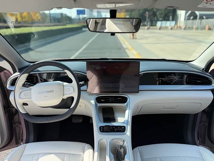 Фото 12 - Geely Galaxy Geome