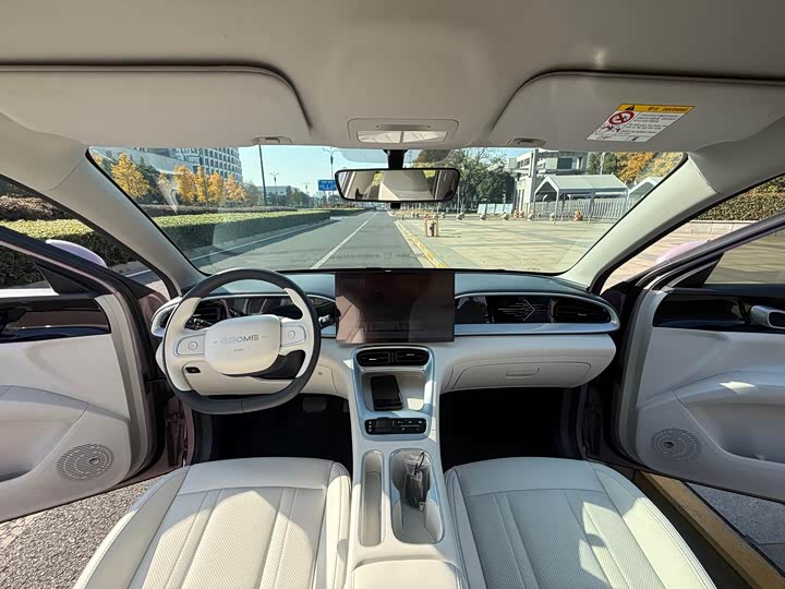 Фото 13 - Geely Galaxy Geome