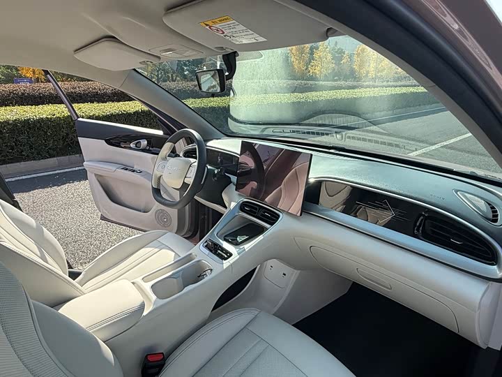 Фото 8 - Geely Galaxy Geome