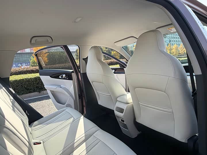 Фото 9 - Geely Galaxy Geome