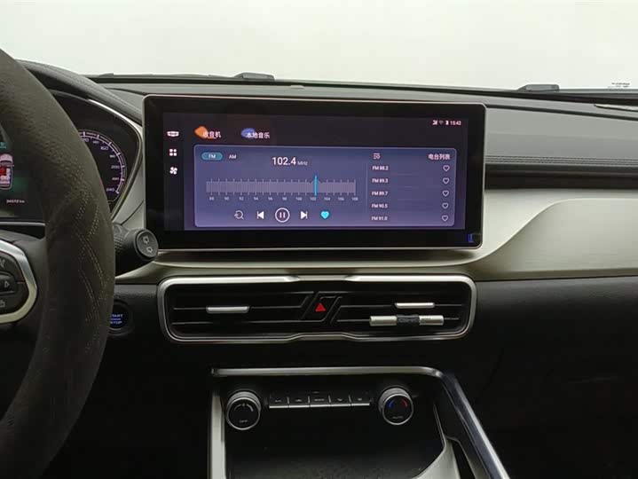 Фото 13 - Geely Coolray