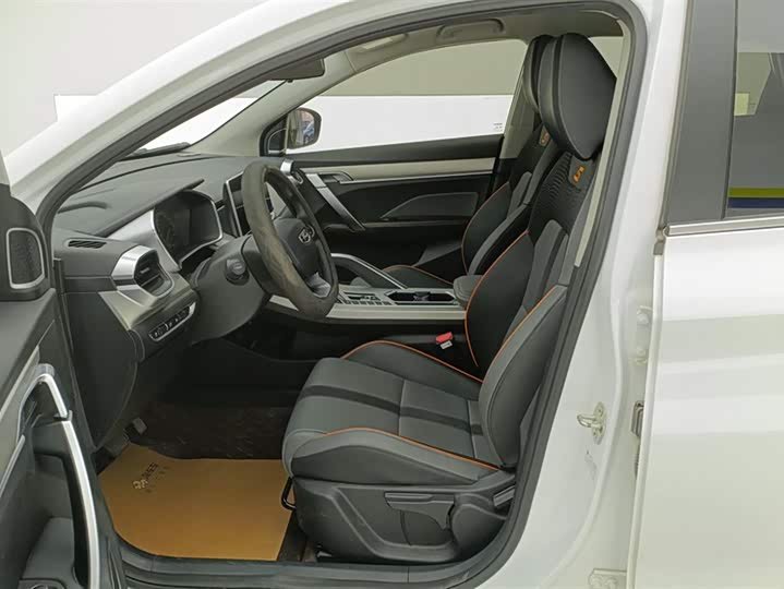 Фото 9 - Geely Coolray