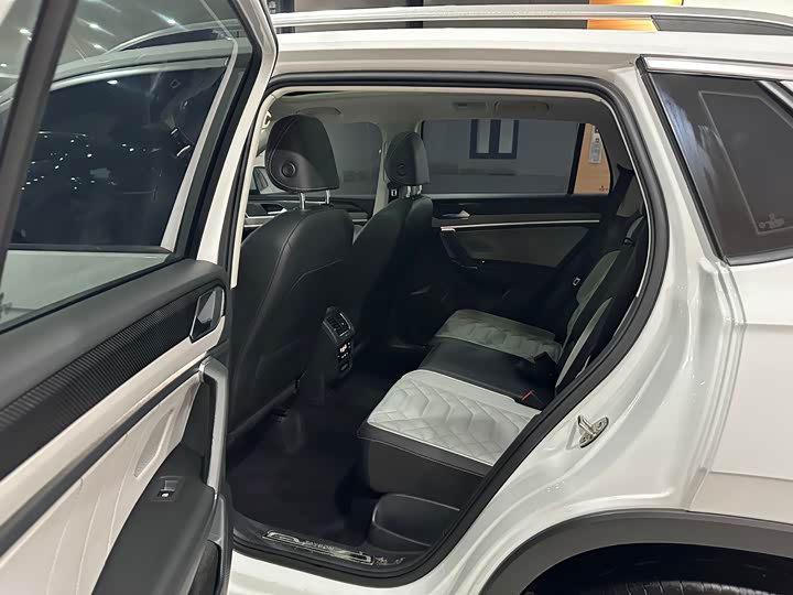 Фото 16 - Volkswagen Tayron