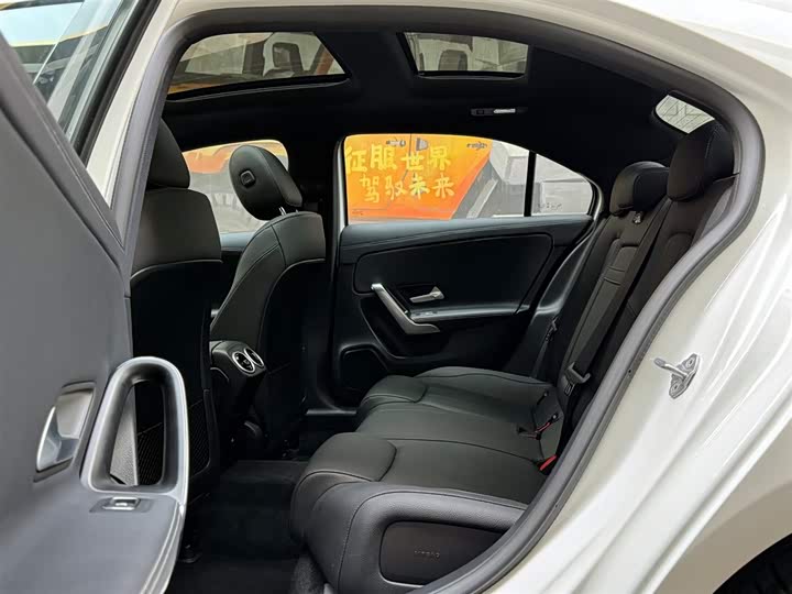 Фото 10 - Mercedes-Benz A-Class