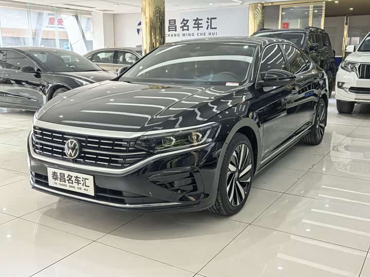 Фото 1 - Volkswagen Passat