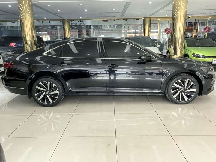 Фото 12 - Volkswagen Passat