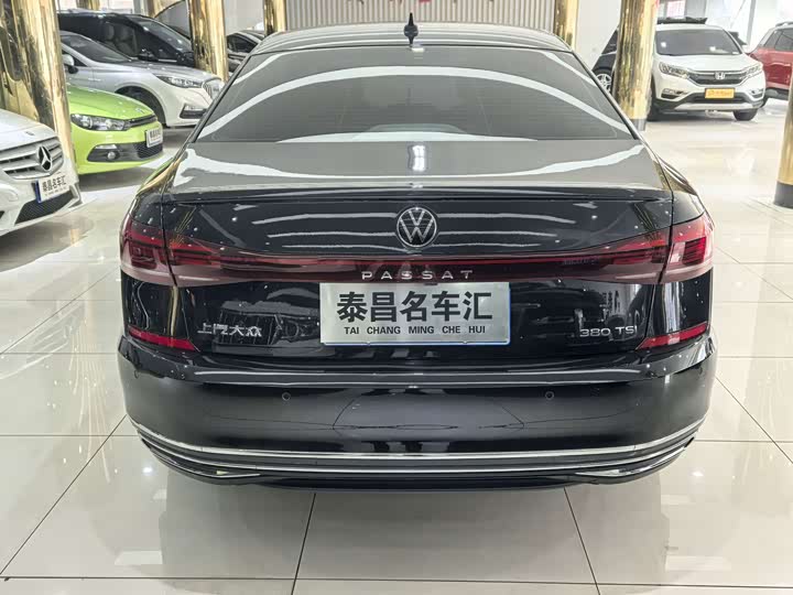 Фото 6 - Volkswagen Passat
