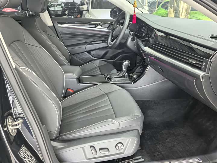 Фото 9 - Volkswagen Passat