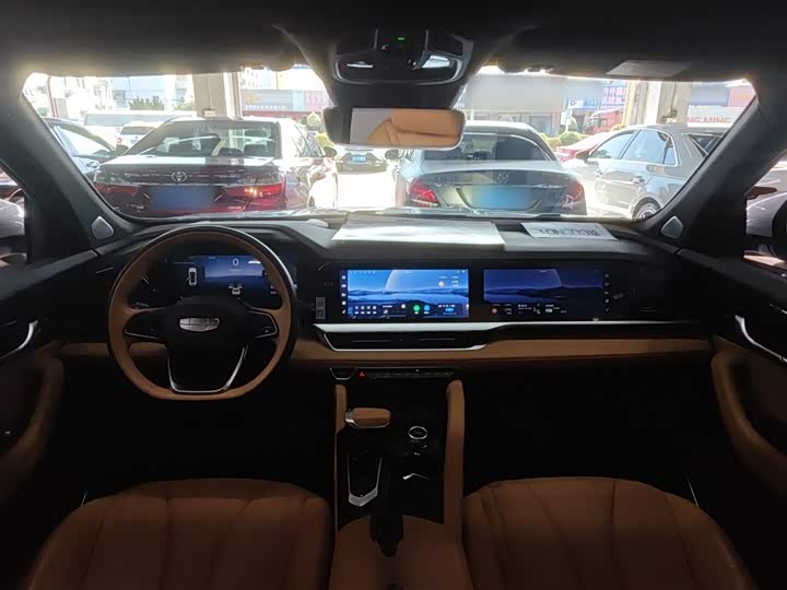 Фото 10 - Geely Monjaro L Hybrid