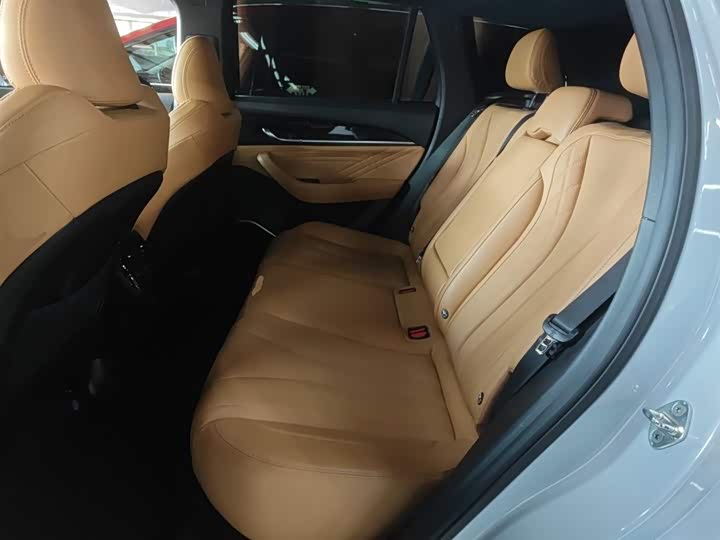 Фото 17 - Geely Monjaro L Hybrid