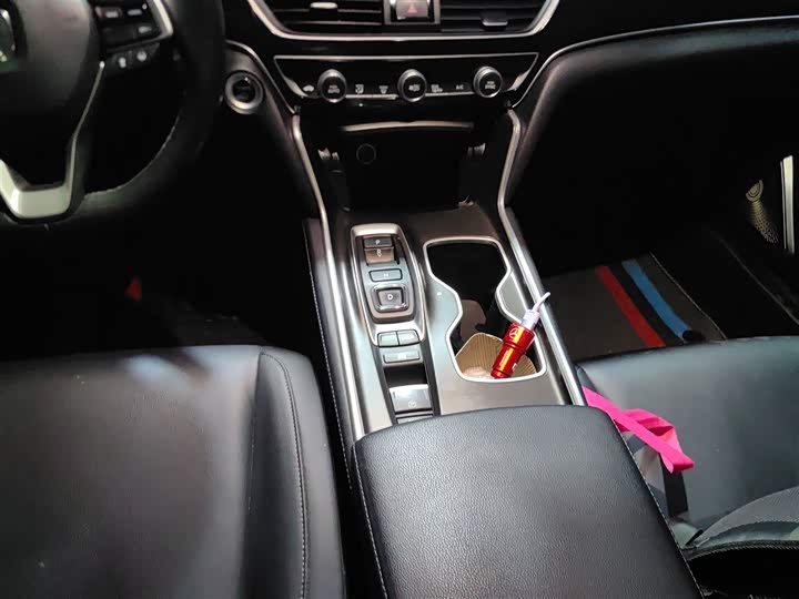 Фото 14 - Honda Accord