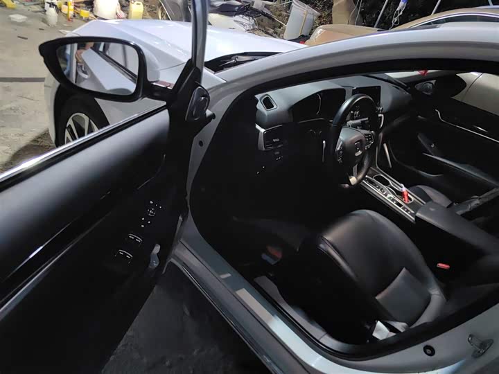 Фото 16 - Honda Accord