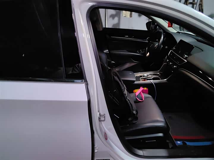 Фото 25 - Honda Accord