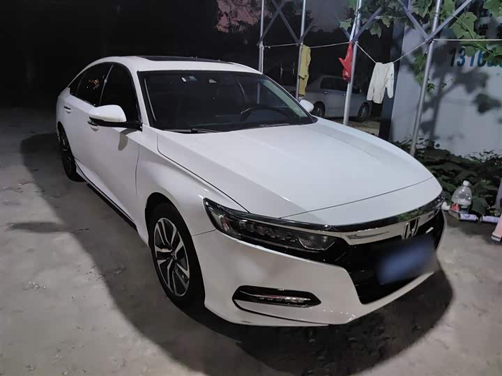 Фото 4 - Honda Accord