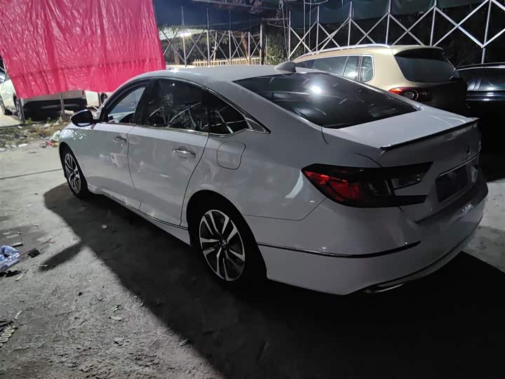 Фото 5 - Honda Accord