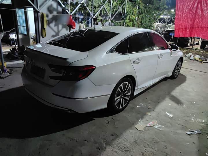 Фото 7 - Honda Accord