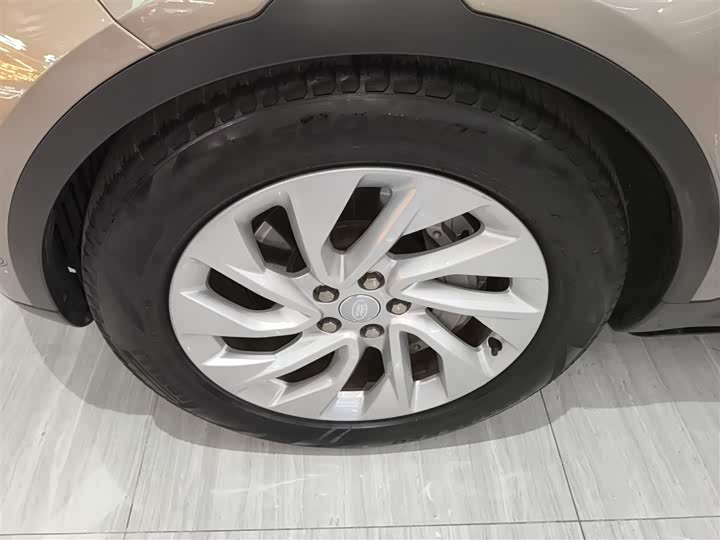 Фото 23 - Land Rover Discovery