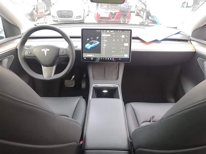 Фото 10 - Tesla Model Y