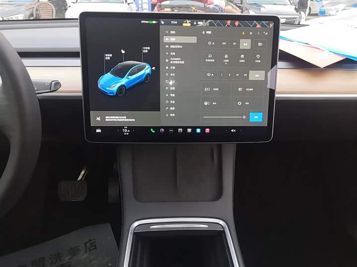 Фото 13 - Tesla Model Y