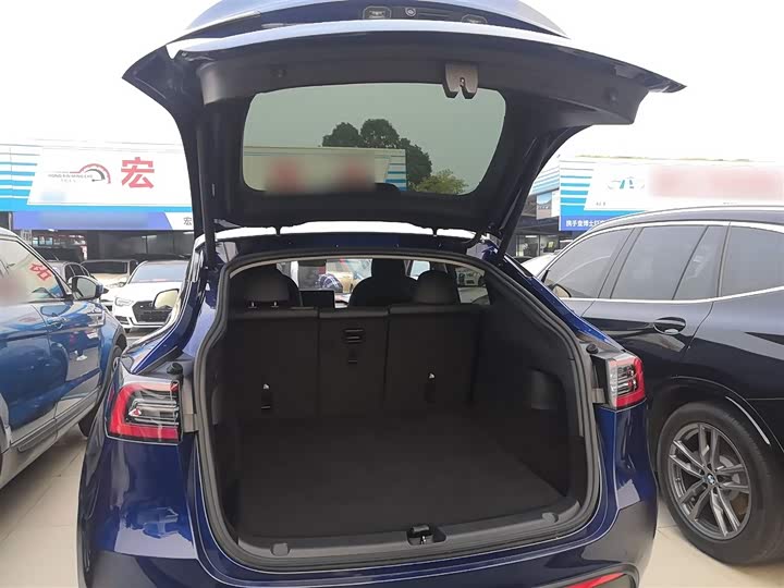 Фото 19 - Tesla Model Y