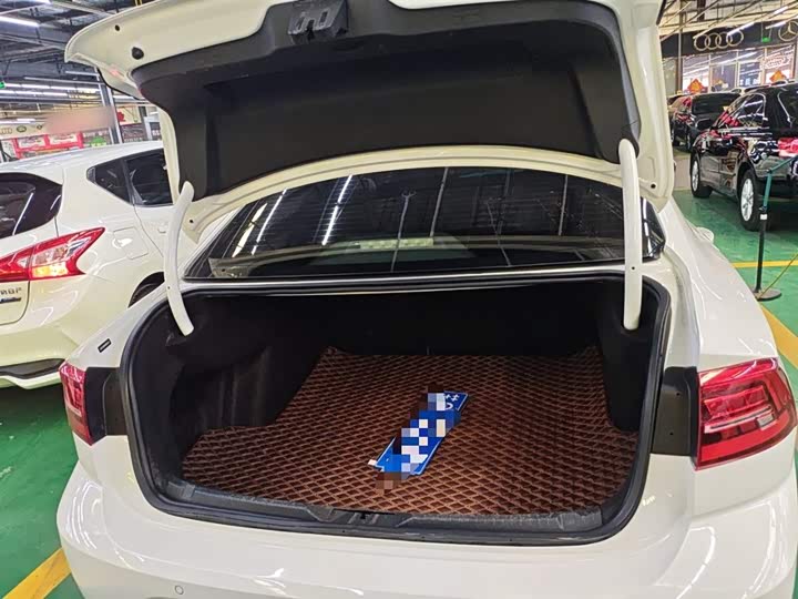 Фото 19 - Volkswagen Lamando L